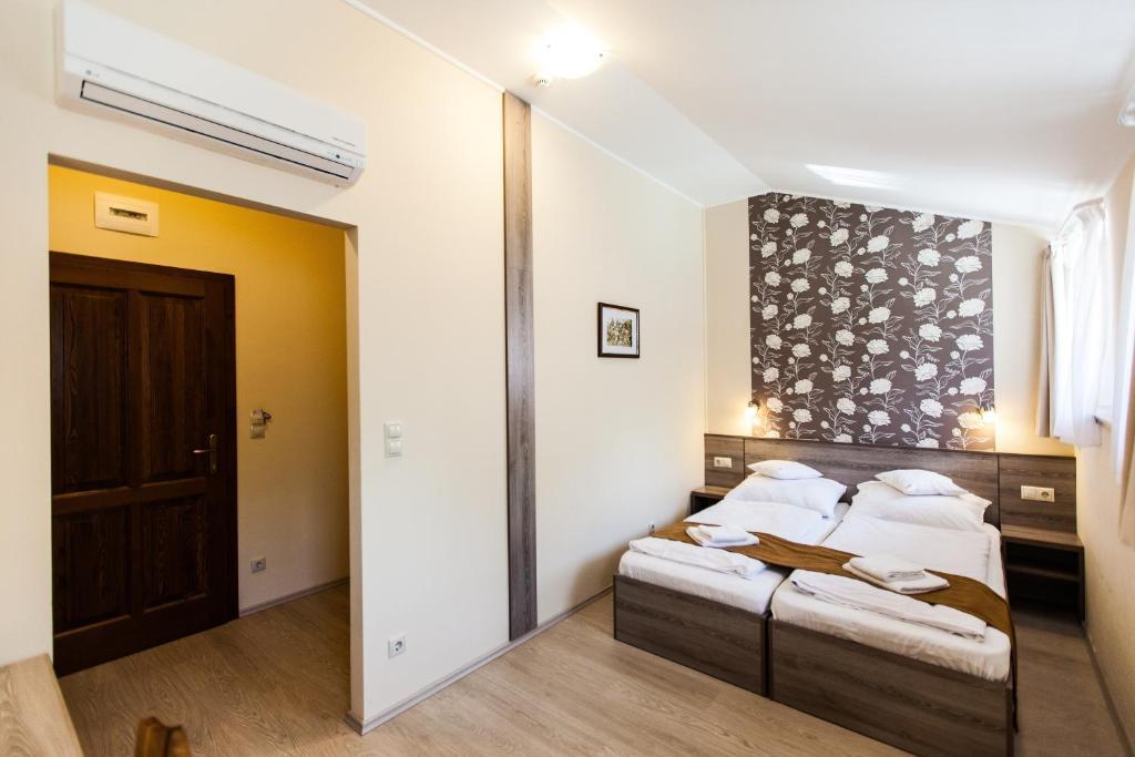 Bed and Breakfast Piroska Csárda és Panzió Siófok Exterior foto