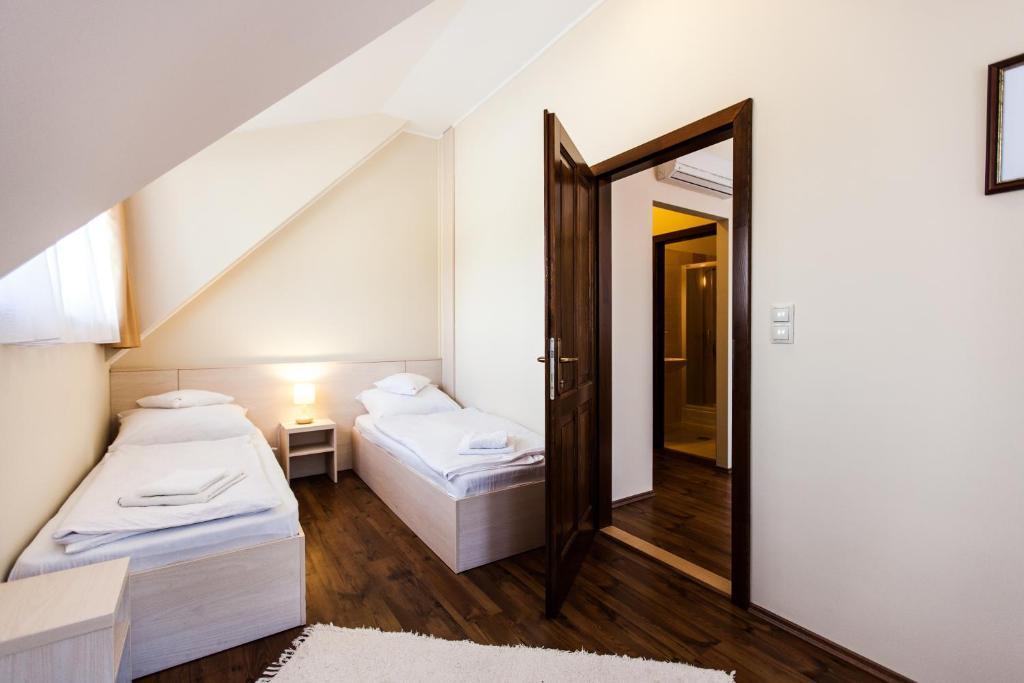 Bed and Breakfast Piroska Csárda és Panzió Siófok Exterior foto