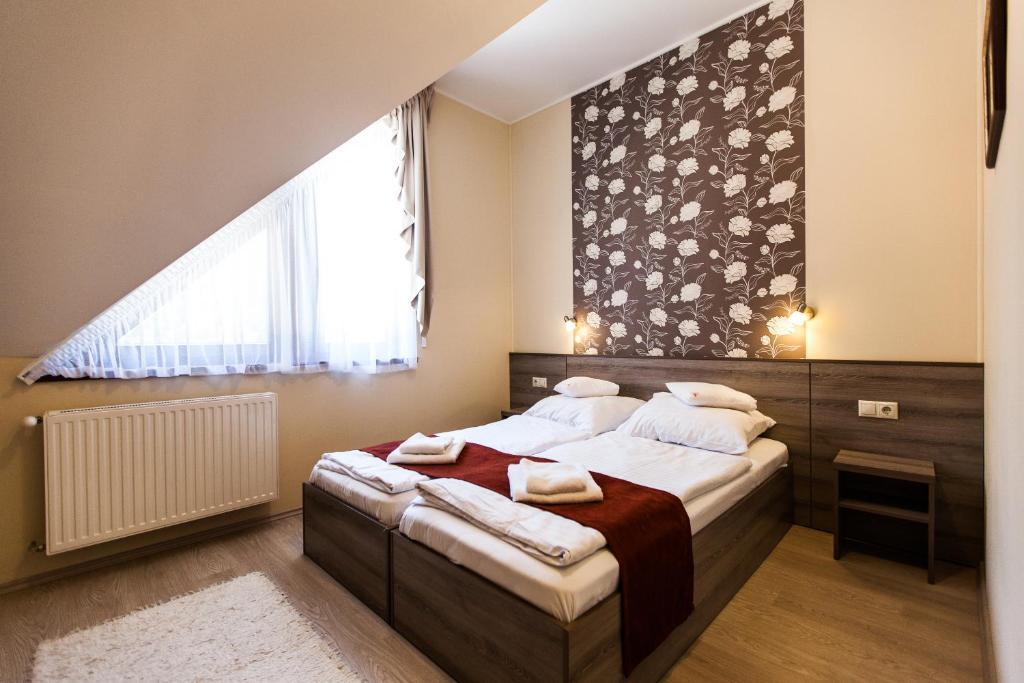 Bed and Breakfast Piroska Csárda és Panzió Siófok Habitación foto