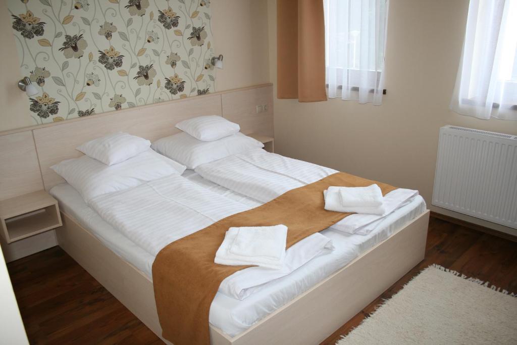 Bed and Breakfast Piroska Csárda és Panzió Siófok Exterior foto